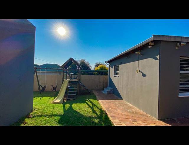 3 BEDROOM HOUSE FOR SALE IN KENSINGTON